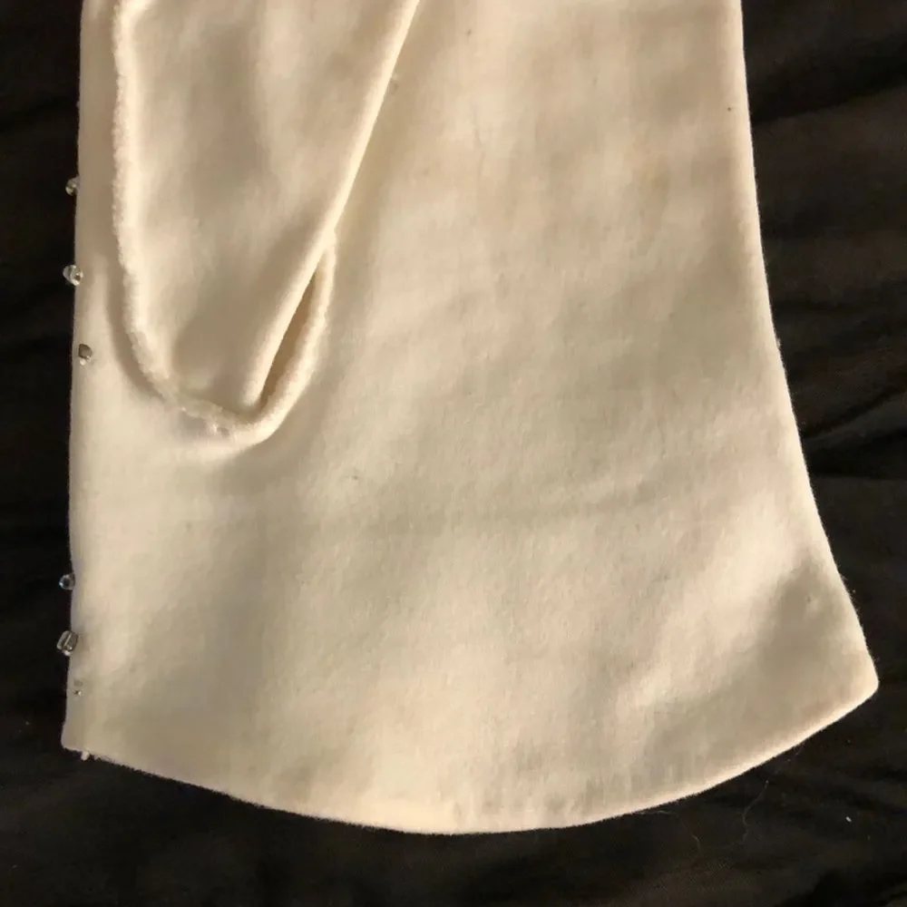 Vintage White Ladies Gloves With Clear Beading